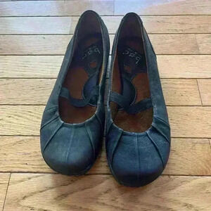 b.ø.c. Women's Mary Jane Black Leather Slip-On Flats Size 9.5M